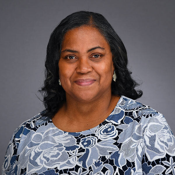 Loretta Logan headshot